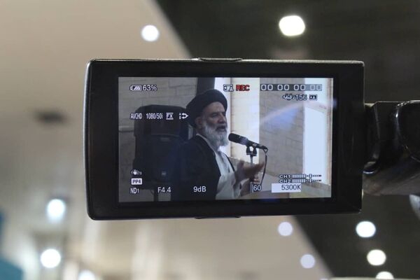 استقبال مردم اهواز از رئیس جمهوری