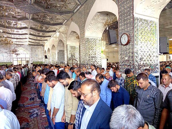 نماز جمعه ای هزاران نفری با حضور حماسی مردم کاشمر