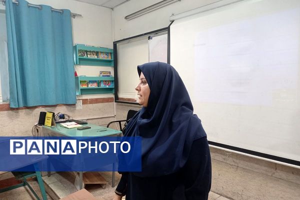 برگزاری کارگاه توانمندسازی نیروی انسانی ویژه نومعلمان در دبستان علی اکبر طالبی ناحیه یک شهرری