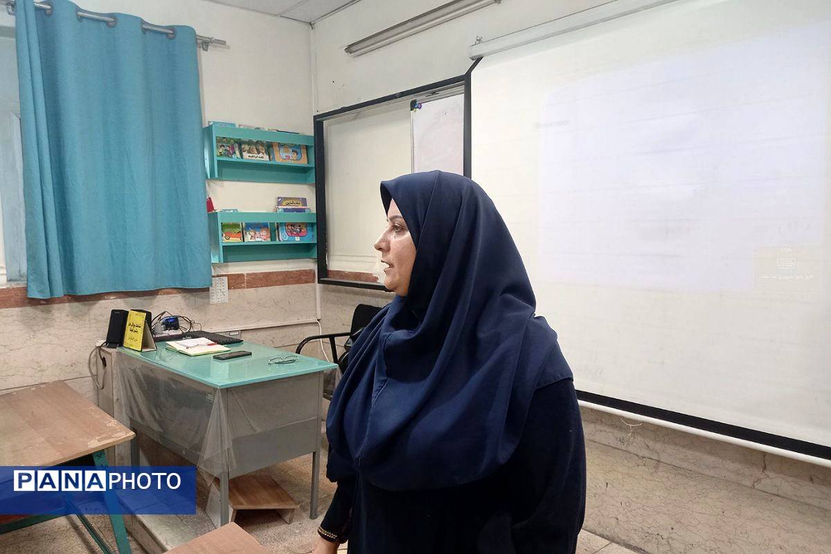 برگزاری کارگاه توانمندسازی نیروی انسانی ویژه نومعلمان در دبستان علی اکبر طالبی ناحیه یک شهرری