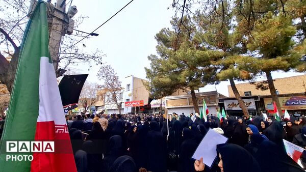 حضور حماسی فرهنگیان، دانش آموزان و مردم ولایت مدار در راهپیمایی روز جهانی قدس 