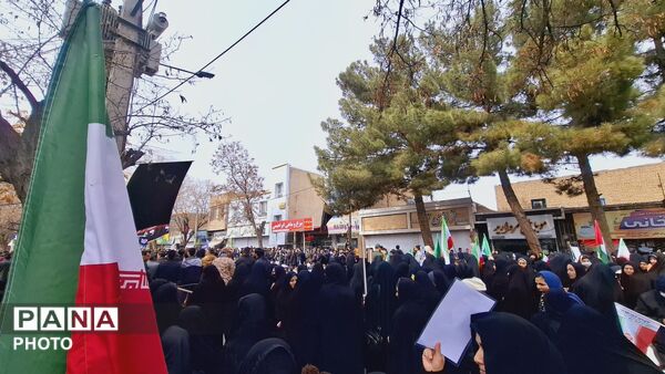 حضور حماسی فرهنگیان، دانش آموزان و مردم ولایت مدار در راهپیمایی روز جهانی قدس 
