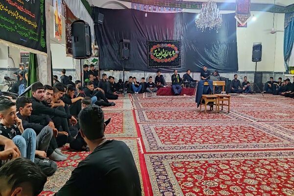 هیئت  زنجیر زنی و عزاداری اباعبدالله الحسین علیه السلام  بار درشب هفتم محرم  