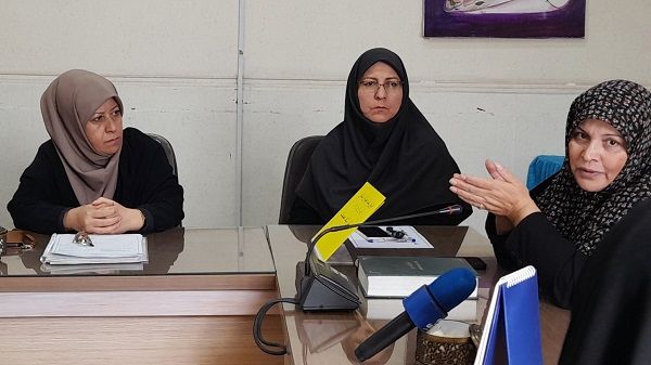 اولین جلسه همیاران مشاور دبیرستان دخترانه شاهد عصمت ناحیه 3 کرج برگزار شد