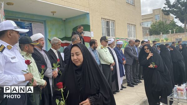 نواخته شدن زنگ سپاس معلم در باخرز
