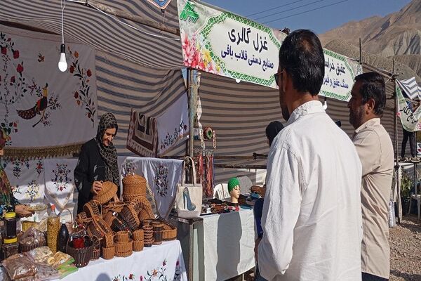 آغاز مراسم روز شهر بار با افتتاح نمایشگاه محصولات محلی و صنایع دستی