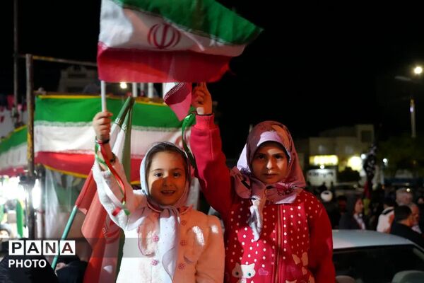 اجتماع بزرگ ریحانه‌های فاطمی در گرامیداشت شهدای میناب
