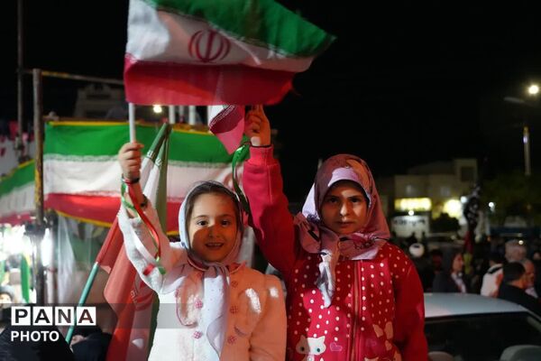اجتماع بزرگ ریحانه‌های فاطمی در گرامیداشت شهدای میناب