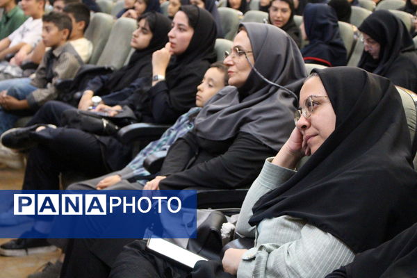 برگزاری اختتامیه چهاردهمین جشنواره نوجوان سالم در همدان