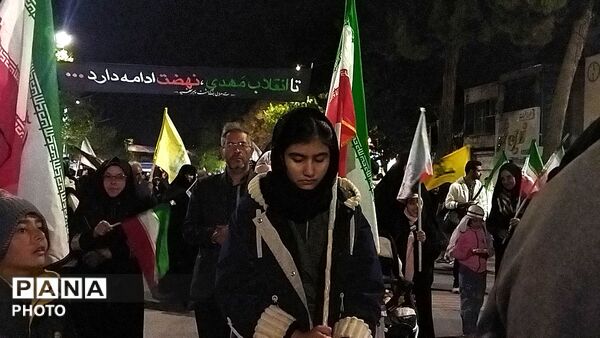 دختران نیشابوری در صف اول تجمعات-۳