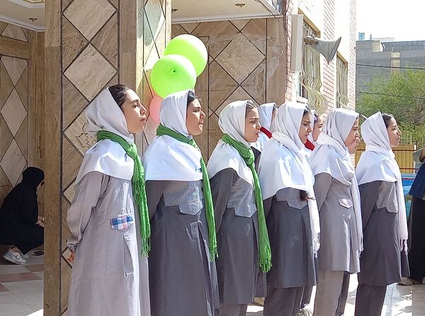 آغاز سال تحصیلی جدید با جشن غنچه‌ها در دبستان شهید باهنر در ملارد