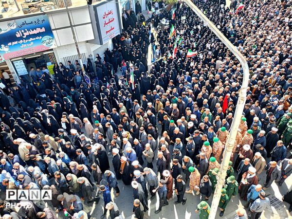 شهید وطن بر روی دستان مردم شهید پرور تشیع شد