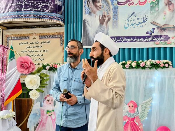 آیین سپیدپوشان؛ جشن تکلیف دختران عنبرآباد
