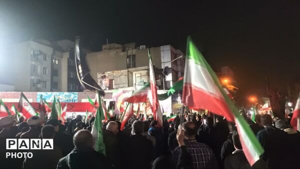 تشییع ۴ شهید ناو دنا در میدان جمهوری