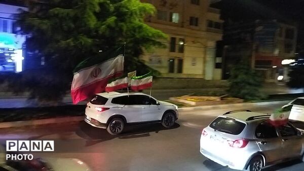 پرچم های ایران و حزب الله  بر فراز شهر نیشابور 