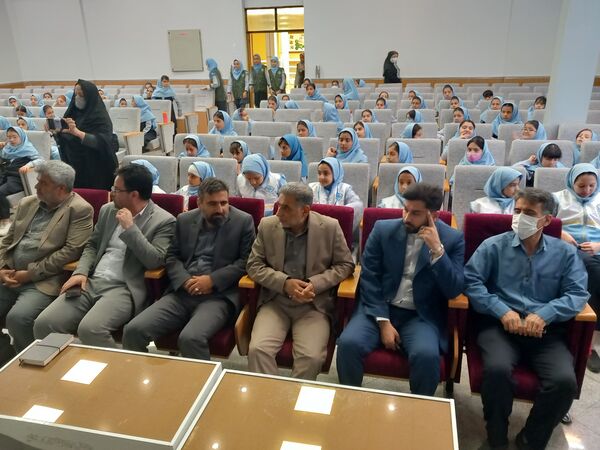  مراسم هفته سلامت در دبستان آرمینه مصلی نژاد ناحیه ۶ مشهد