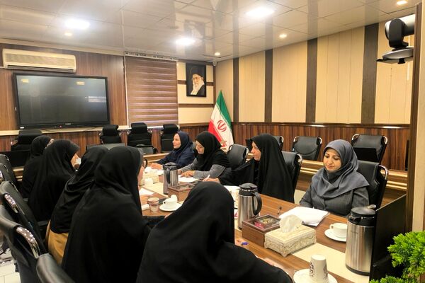 از پنج قطب تا یک هدف