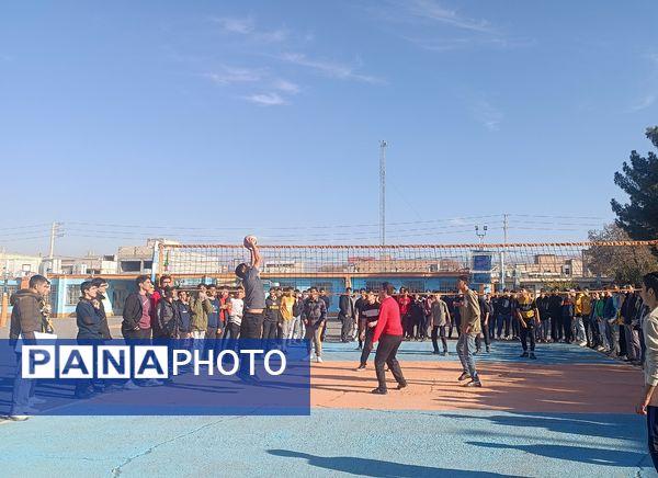 اولین روز از مسابقات گروهی والیبال در دبیرستان شاهد ابوذر گروهی 