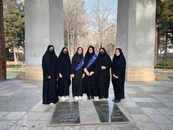 حضور اعضای هیات مرکزی انجمن اسلامی مدارس سملقان در مزار شهدای گمنام