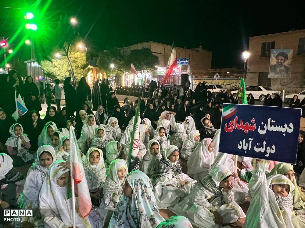 شکوفایی درحریمِ عشق؛ جشنِ فرشته‌ها در میدانِ نجفیه زاوه