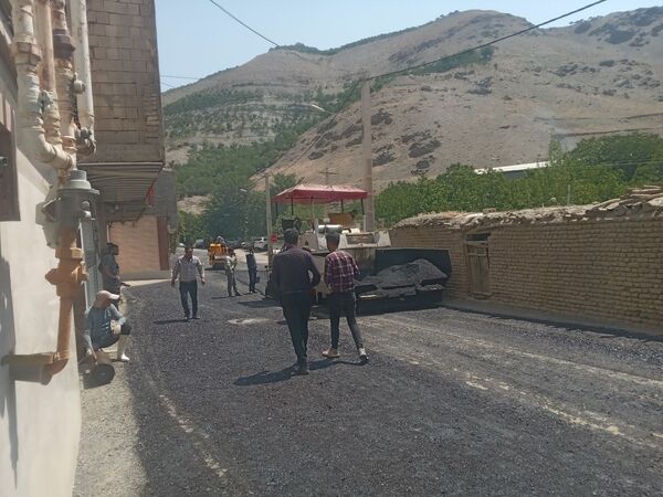 اجرای پروژه آسفالت ریزی در روستای مارکده