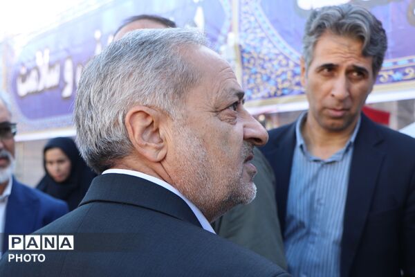 «مهر کریمانه» با حضور وزیر آموزش و پرورش در دبستان پروین اعتصامی بهارستان‌دو