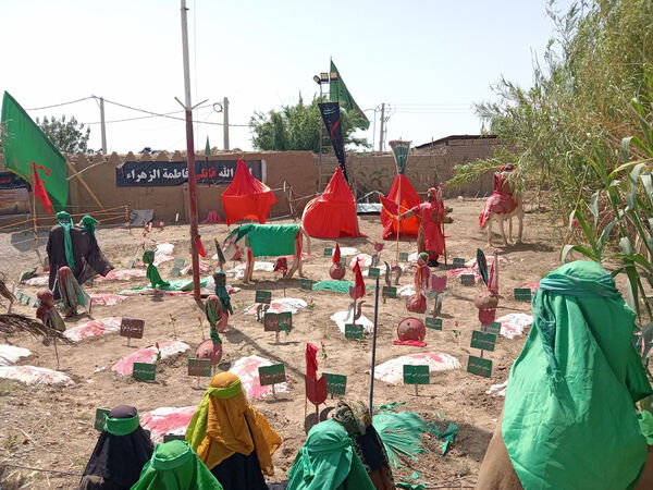 نمایشگاه غنچه‌های خونین در روستای باقرآباد