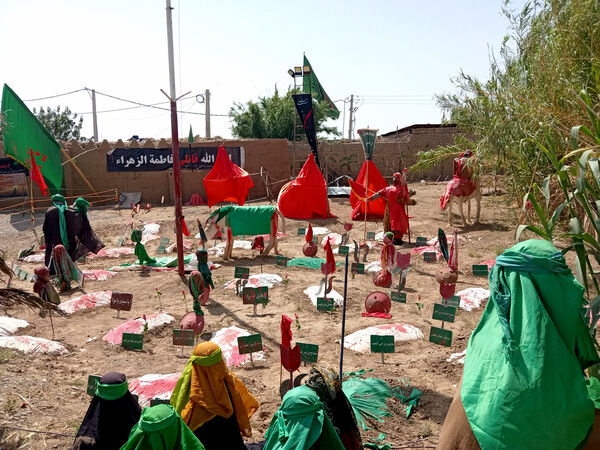 نمایشگاه غنچه‌های خونین در روستای باقرآباد