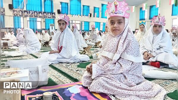 جشن باشکوه تکلیف دانش‌آموزان مدارس «ام‌البنین» و «کوثر» بخش دیشموک در مصلی امام خمینی (ره)