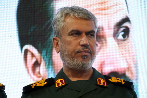 نشست بررسی کتاب همسفر آتش و برف یزد