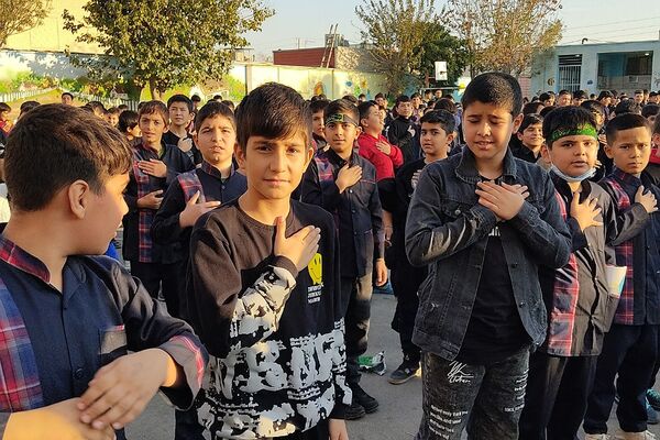 مراسم عزاداری حضرت فاطمه«س» دانش‌آموزان دبستان پسرانه امامت یک