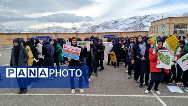 طنین چهل و هفتمین زنگ انقلاب در مدارس شهرستان هوراند