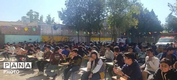 جلوه‌های از افتتاحیه هر دانش‌آموز یک مهارت در دبیرستان نمونه دولتی پژوهش 