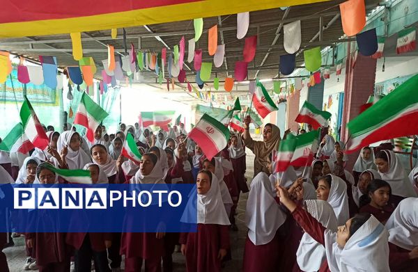 زنگ انقلاب در مدرسه شهید ابراهیم تنیده ناحیه یک بندرعباس به صدا در آمد