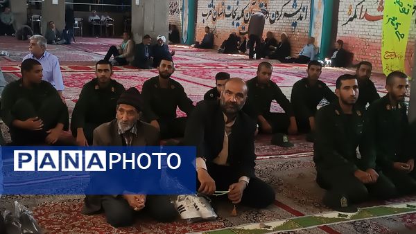 نماز جمعه با حضور مسئولان آموزش و پرورش نیشابور به مناسبت هفته بزرگداشت معلم 