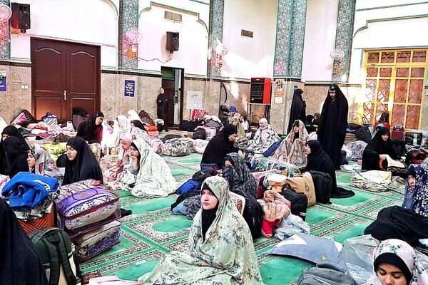آشتی دانش‌آموزان ستایش وصابران یک  با خویشتن در خلوت اعتکاف