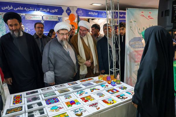 بازدید نماینده ولی فقیه در استان آذربایجان شرقی از نمایشگاه قرآن و عترت