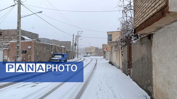 بارش نعمت الهی برف در شهرستان زیبای نیشابور 