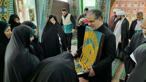 کاروان زیر سایه خورشید، به دیار نور رسید