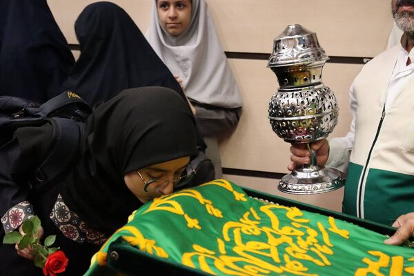 برگزاری جشن روز دختر با همکاری کانون خدمت رضوی و نهادهای آموزشی در منطقه 14 تهران 