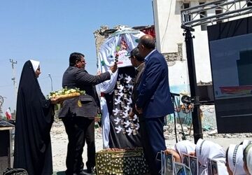  زنگ سپاس معلم در مدرسه شجره طیبه میناب به صدا درآمد