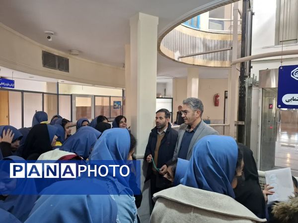 بازدید دانش‌آموزان پیشتاز از شعبه تامین اجتماعی شهرکرد
