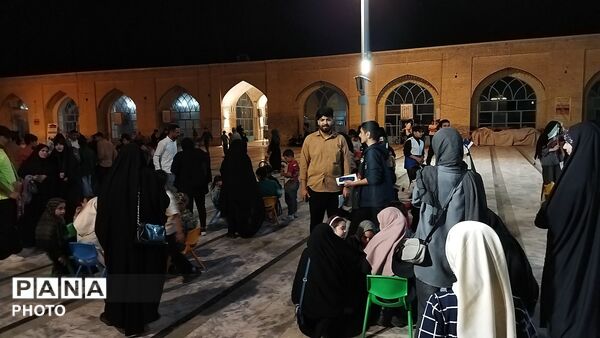 غرفه دهه نودی ها  میزبان کودکان نیشابوری برای هفتاد و هفتمین بار 
