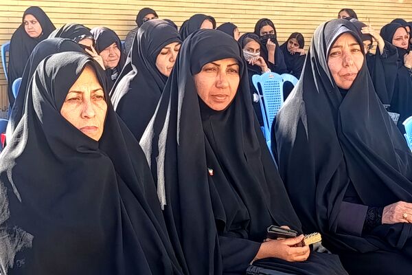 برپایی نمایشگاه "مادرم فاطمه" در دبیرستان مهر نیشابور
