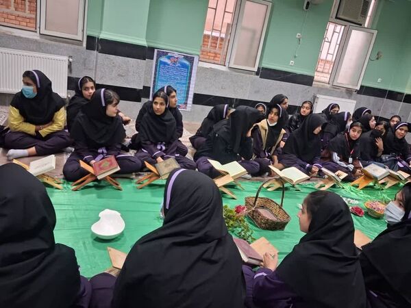 برگزاری محفل انس با قرآن کریم در مدرسه حضرت خدیجه کبری (س) جم