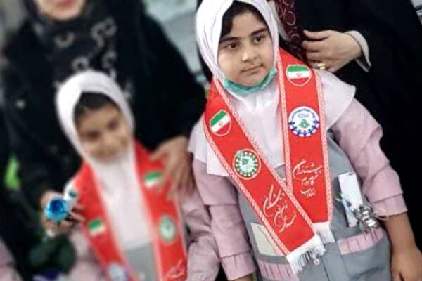 مراسم روز مادر و تحلیف پیشتازان در دبستان شهید سرافراز