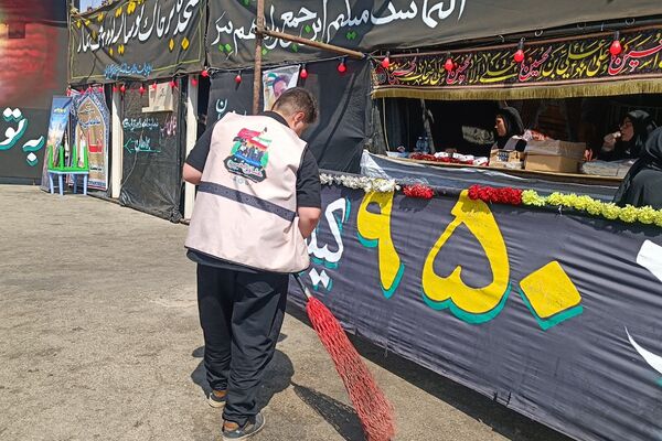 از مدرسه تا موکب حسینی؛ دانش‌آموزان پیشتاز شهرستان قدس در خدمت زائران اربعین حسینی