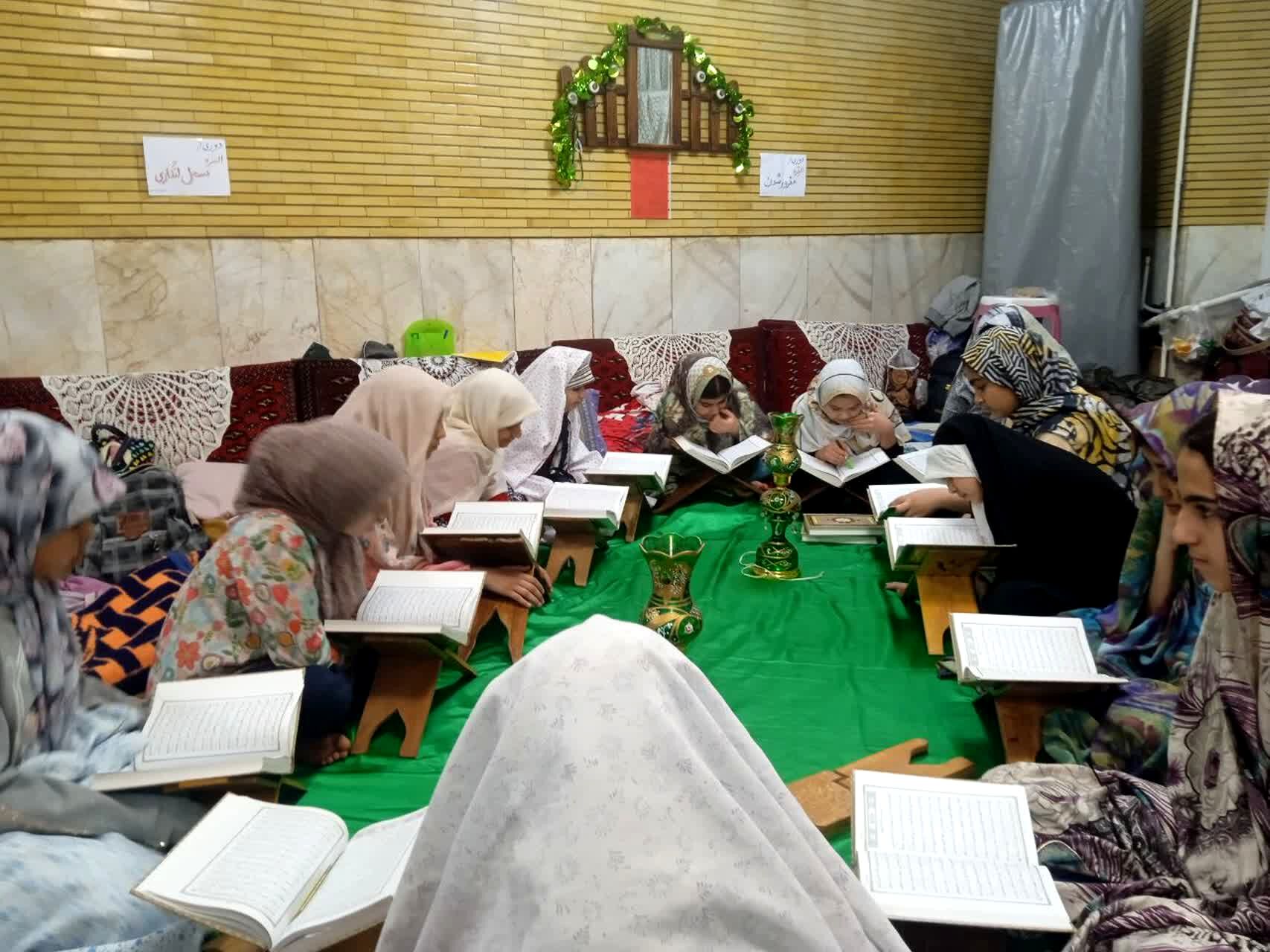 اعتکاف دانش‌آموزان منطقه ۱۶؛ دارالشهدای شهر تهران 