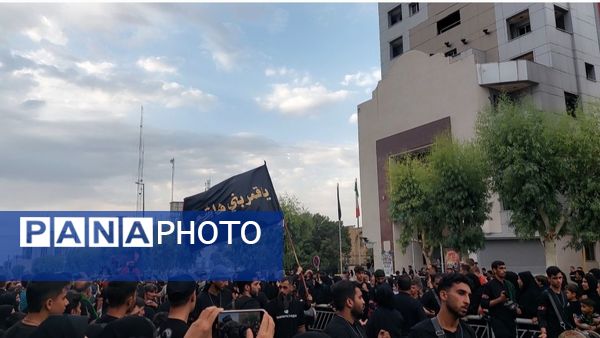 جلوه‌هایی از حرکت نمادین کاروان اسرای کربلا در قم