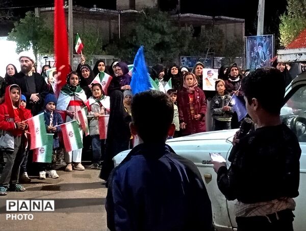 دانش‌آموزان شهرستان مانه در راهپیمایی‌های شبانه در جنگ رمضان 